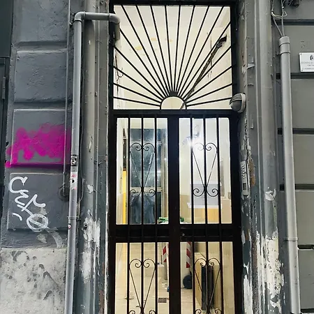 Apartment Ai Piedi Del Campanile Neapel